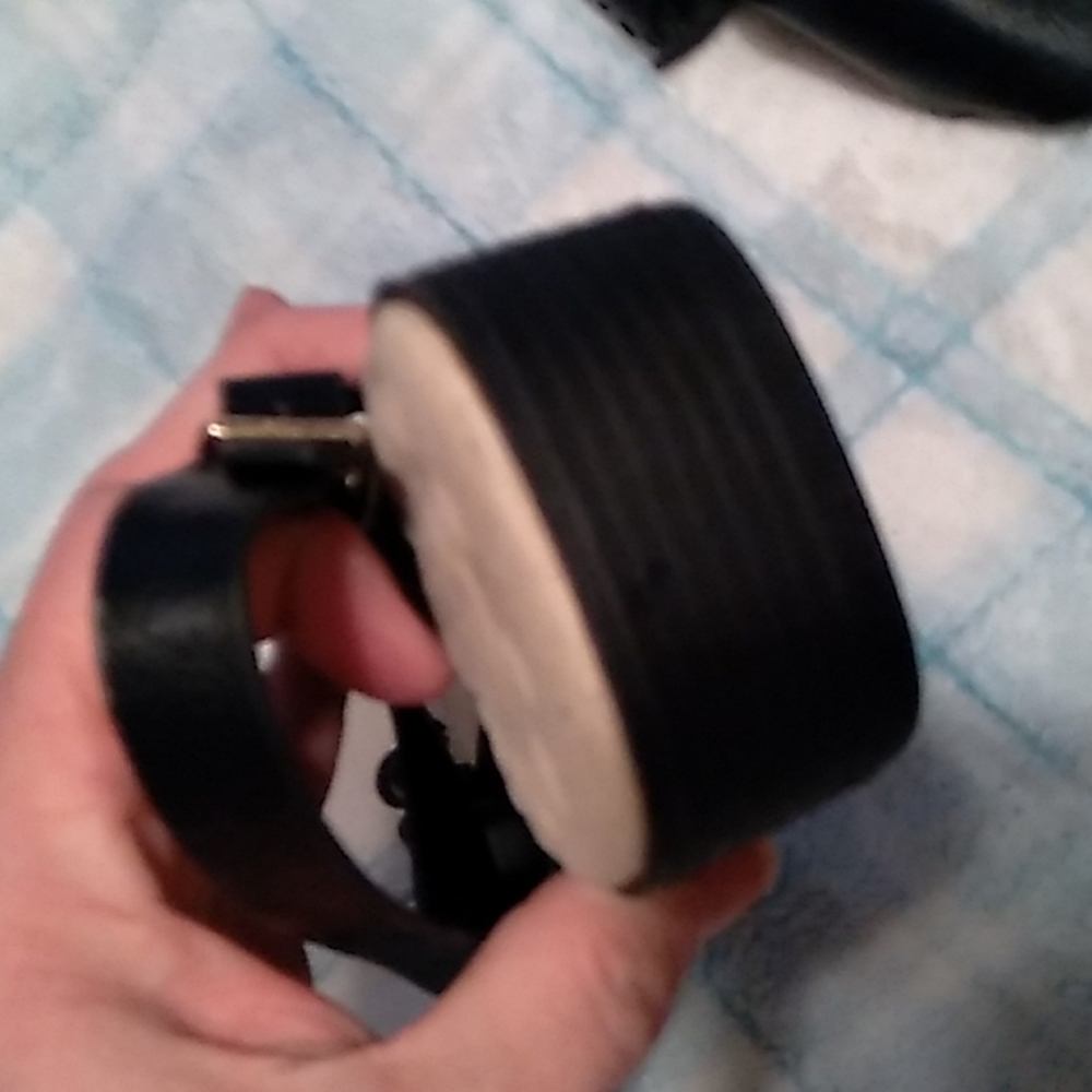 Black Comfortview Sandels. 7.5 wide. - Picture 6 of 16